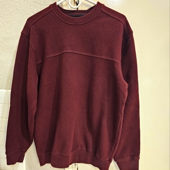 ARROW Crew Neck Sweater. Thick material. Medium. Excellent shape! - Picture 1 of 8